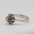 Anillo rosetón de oro 18k con diamantes de segunda mano
