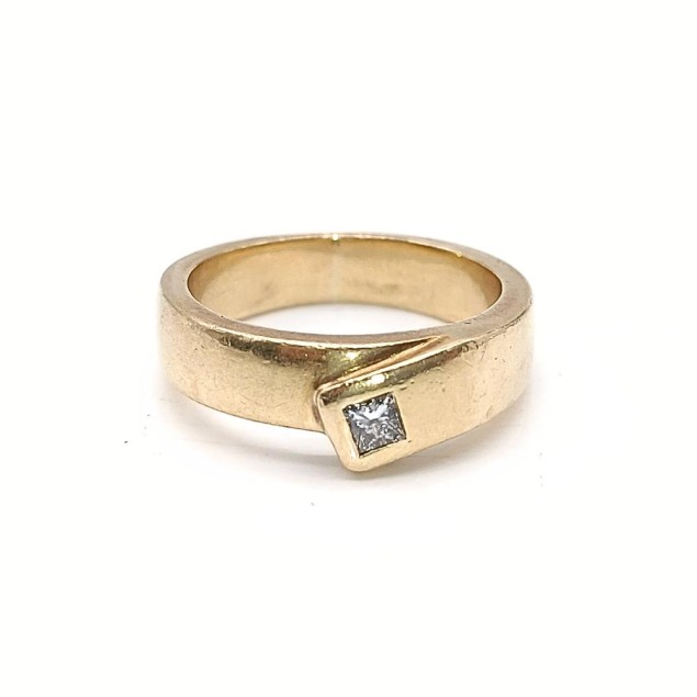 Solitario de oro 18k con diamante...