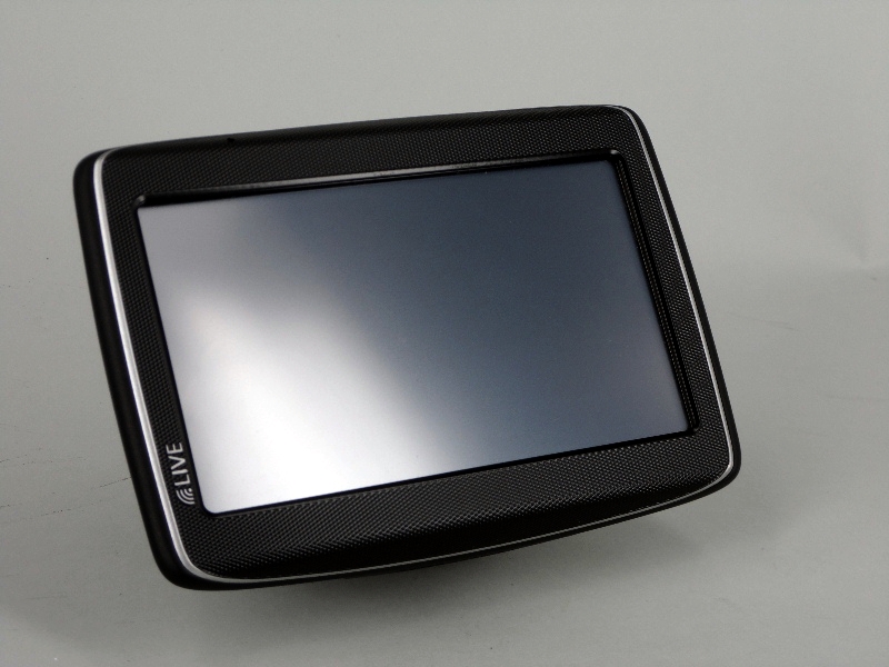 E193477-live-gps-coche-portatil