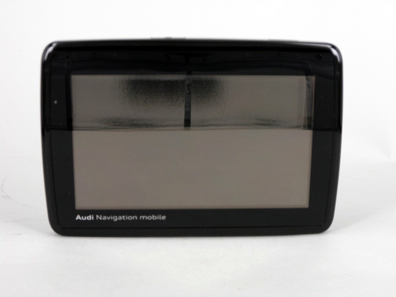 E199320-audi-gps-portatil-auto