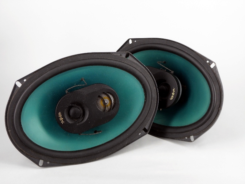 E204100-infinity-altavoces-cohe