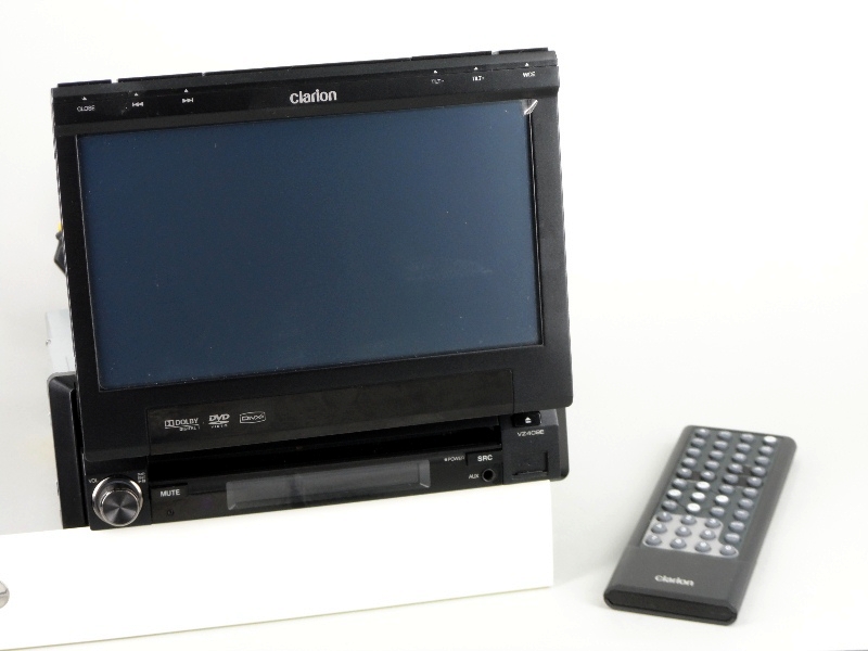 E205886-auto-doble-din-dvd-clarion