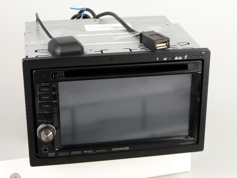 E211573-pantalla-auto-doble-din-kenwood