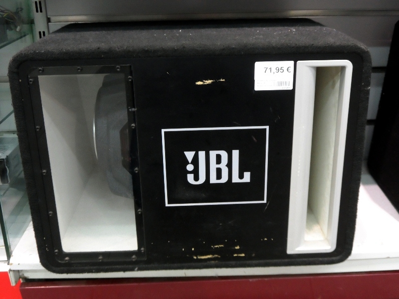 E212891-subwoofer-jbl-coche-altavoz
