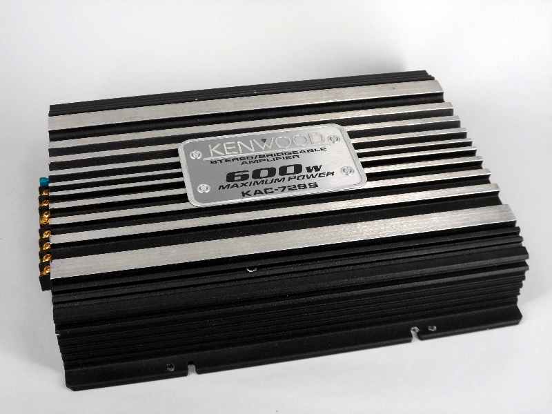 E216513-kenwood-etapa-potencia-coche