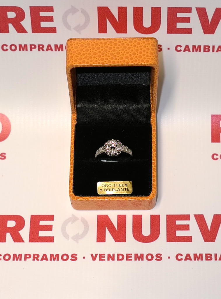 Anillo_oro_con_diamantes_2