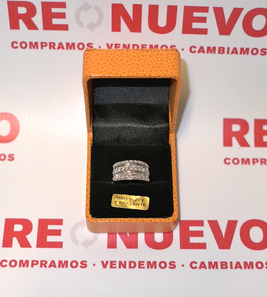 Anillo_oro_blanco_con_diamantes_1