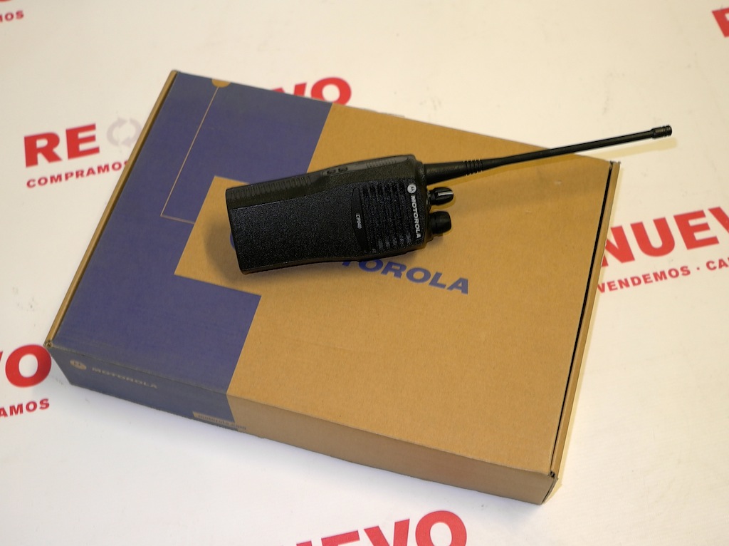 Walkie_talkie_Motorola_CP040_1