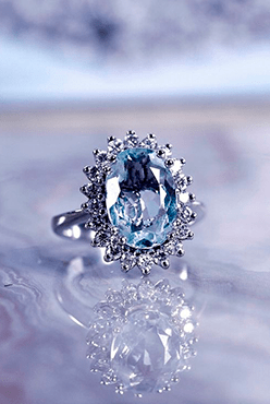 Cómo diferenciar un diamante de una circonita de segunda mano