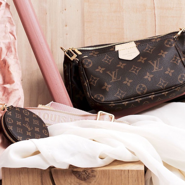 Vendre online bosses Louis Vuitton de segona mà
