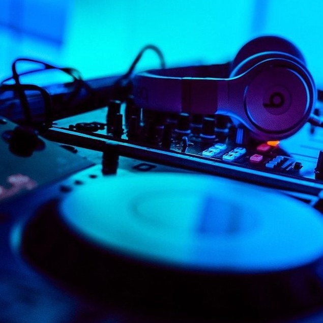 Consejos para elegir y comprar una controladora DJ
