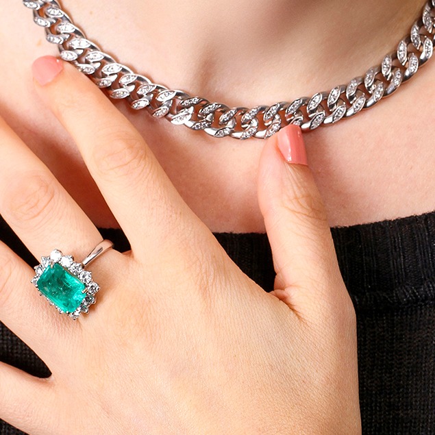 ¿Deberíamos decir SÍ a los anillos de compromiso con esmeraldas?