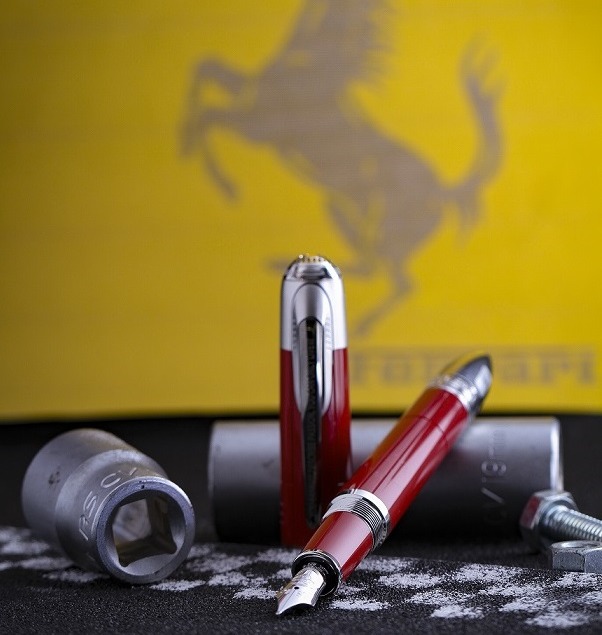 Pluma Montblanc Ferrari, homenaje a toda una leyenda